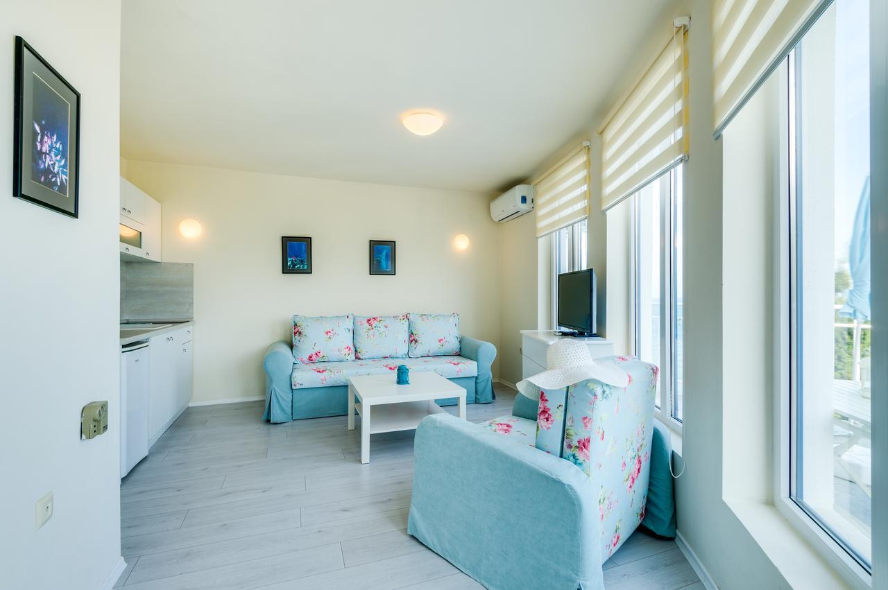 Villa White Dove โกลเดน แซนส์ ภายนอก รูปภาพ