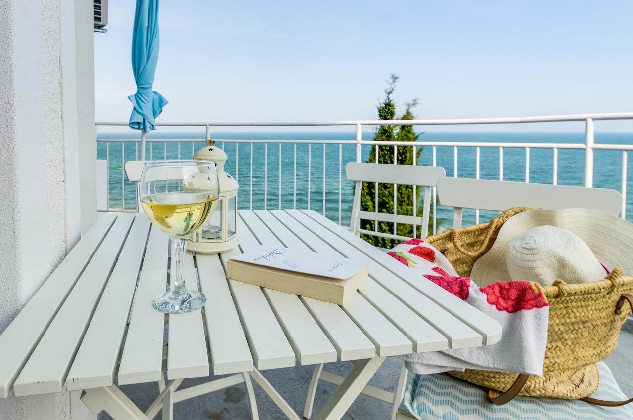 Villa White Dove โกลเดน แซนส์ ภายนอก รูปภาพ