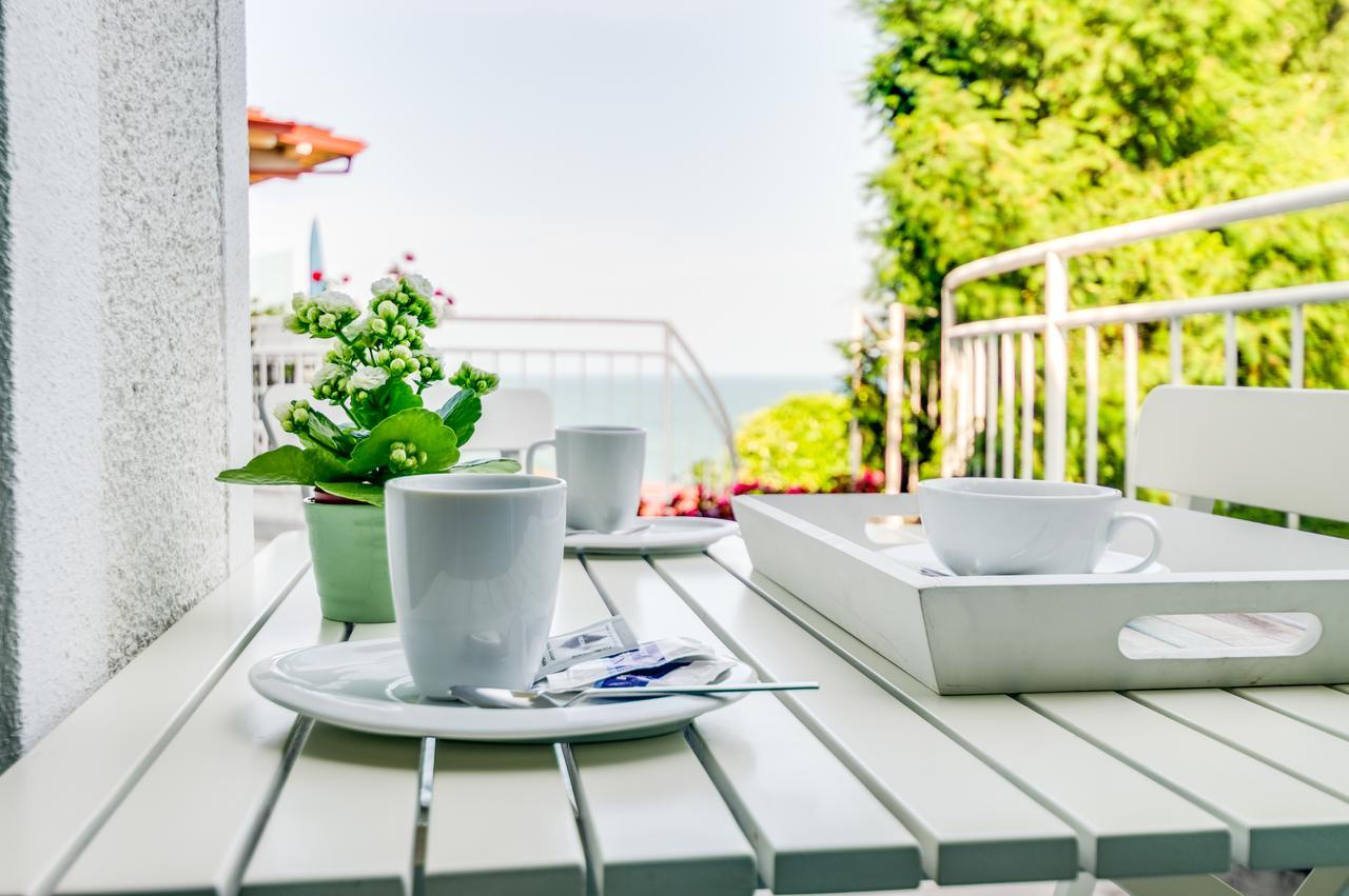 Villa White Dove โกลเดน แซนส์ ภายนอก รูปภาพ