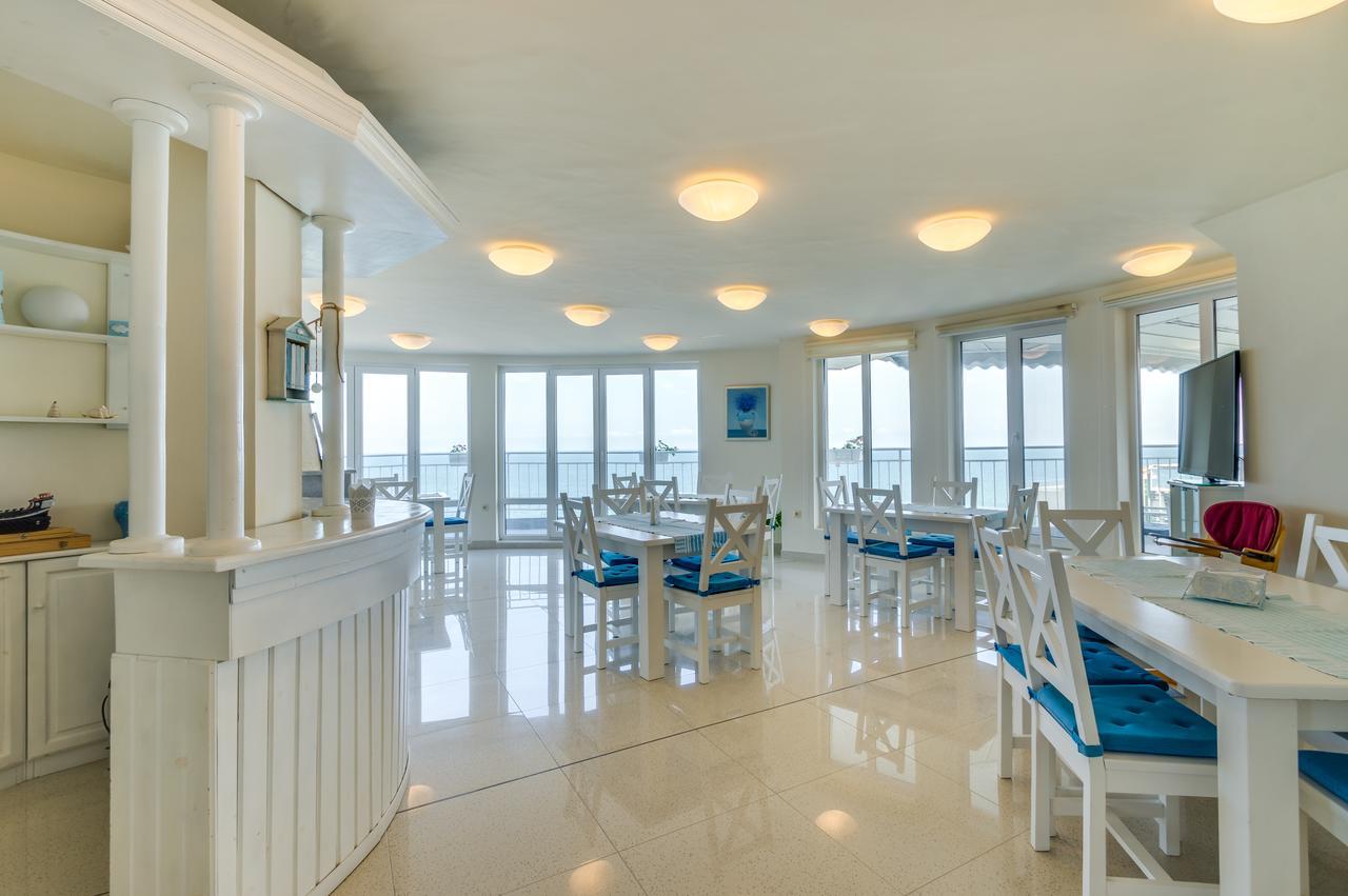 Villa White Dove โกลเดน แซนส์ ภายนอก รูปภาพ