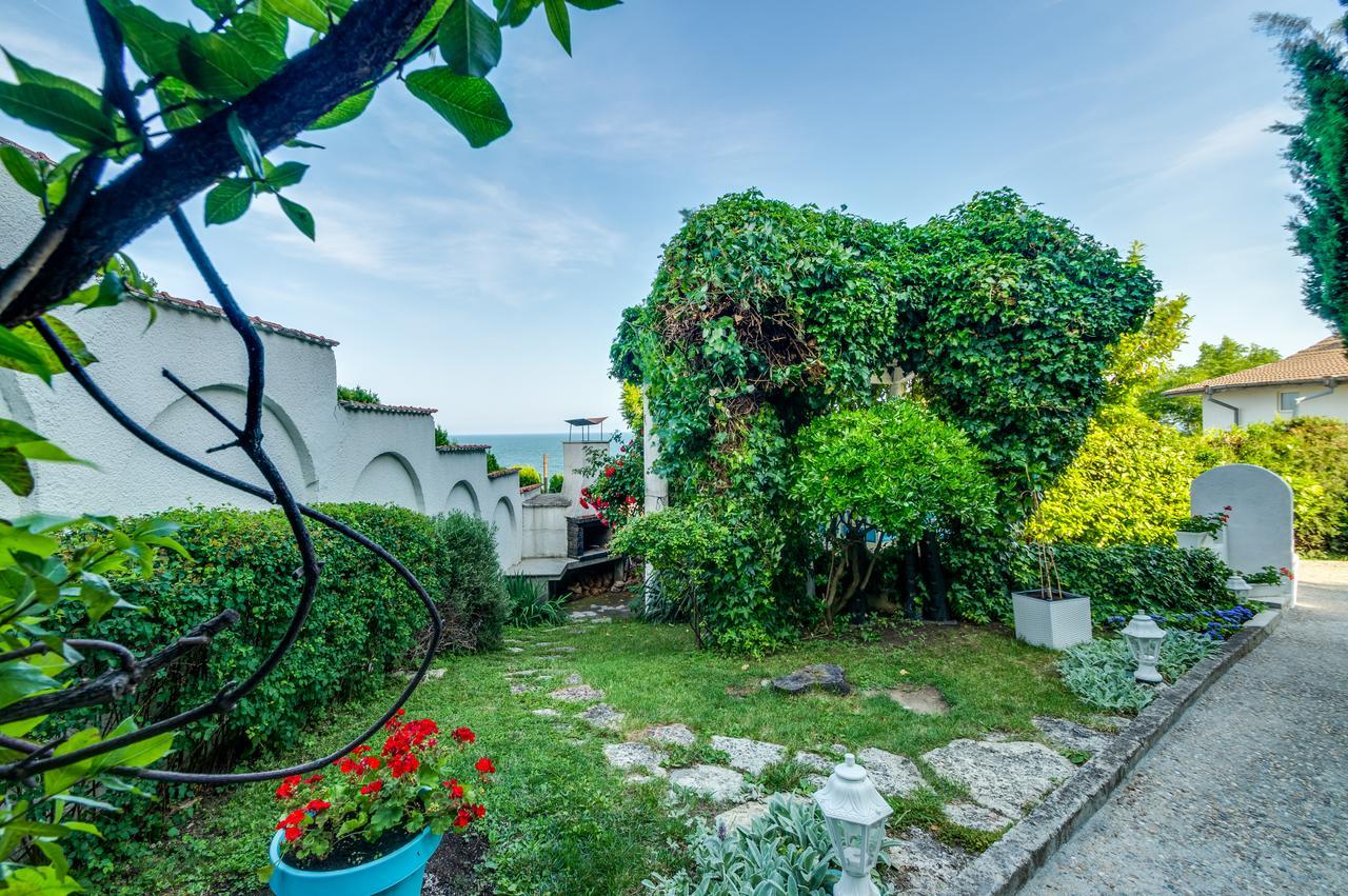 Villa White Dove โกลเดน แซนส์ ภายนอก รูปภาพ